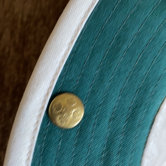 Tilley Endourable Outdoor Hat! - Picture 8 of 14